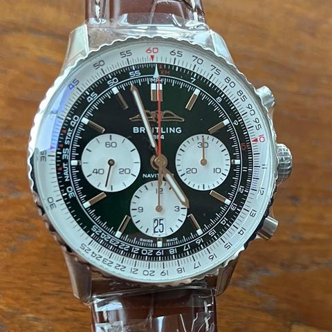 Breitling Navitimer 1 B01 Chronograph Green Limited Edition 100 pc Volledige set nieuw in de originele verpakking en stickers