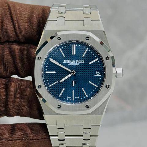 Audemars Piguet Royal Oak Jumbo Unworn Royal Oak Jumbo "50th Anniversary" 16202ST.OO.1240ST.01 box and papers