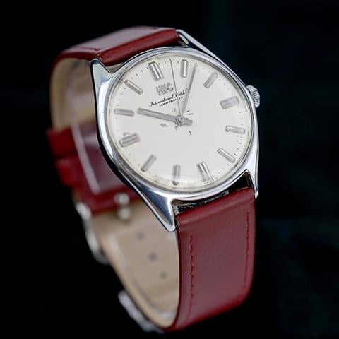 IWC Classic R810 vintage manuel winding silver dial plexi glas