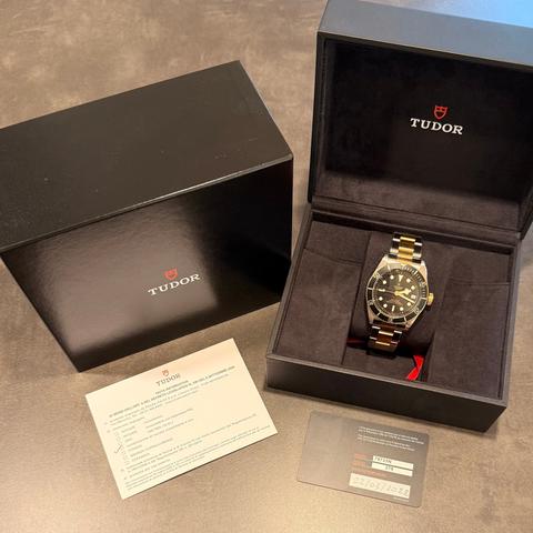 Tudor Black Bay S&G full set pari al nuovo.