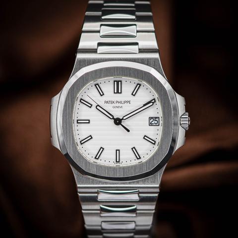 Patek Philippe Nautilus 5711/1a White Piano Dial Stainless Steel Complete Set Mint