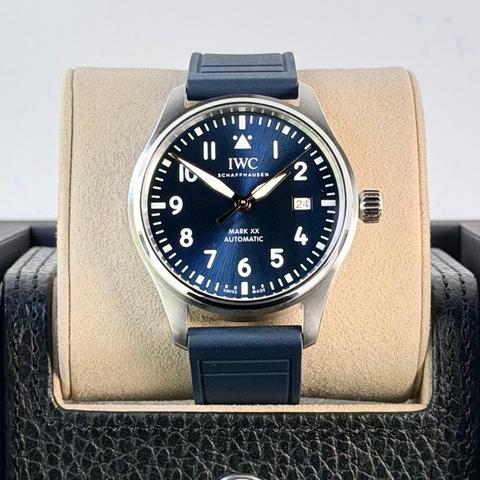 IWC Pilot Mark Pilot's Watch Mark XX - IW328221 - Le Petite Prince