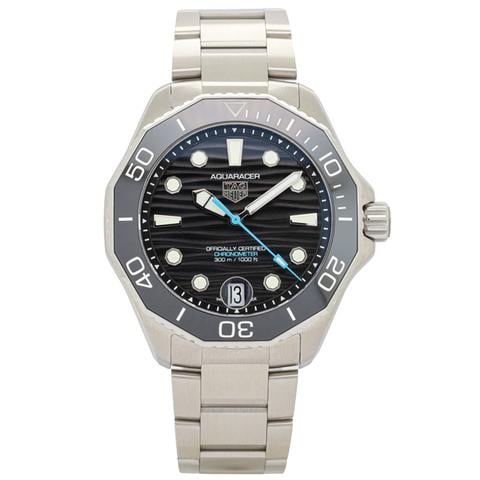 TAG Heuer Aquaracer 300M Professional 300 Date Black Dial ungetragen Garantie 10/26 2024