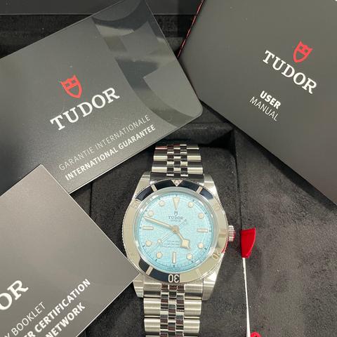 Rolex or Tudor: Choosing Between the Crown and the Shield