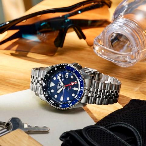 Seiko 5 Sports GMT " BATMAN " New / Full sett / Automatic GMT
